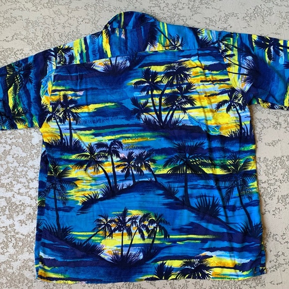 Hawaiian Shirt - Picture 1 of 6